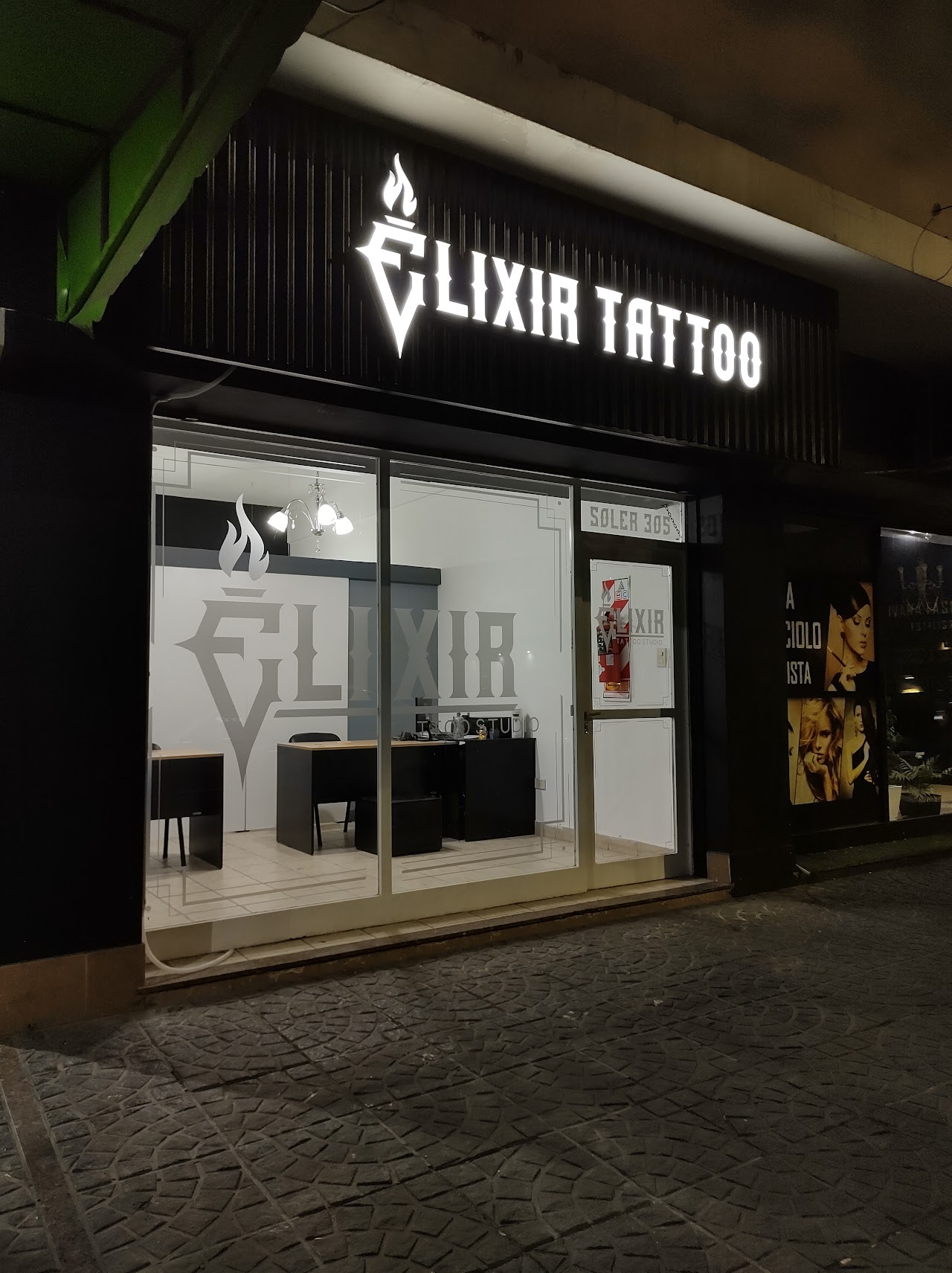 Fachada de Elixir Tattoo Studio, Alvarado 450, Bahía Blanca